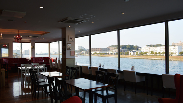 ANZU CAFFE アンズ カフェ>