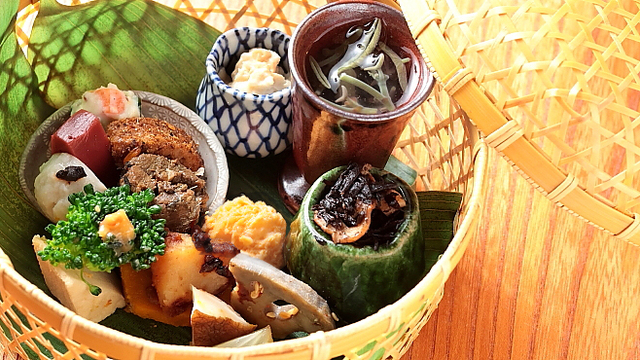 明治時代 本金 蒔絵 梨子地 若松図 丸盆 八寸五分 日本料理 料亭 割烹 ② また吉のご予約 - 祇園四条/日本料理 | 食べログ