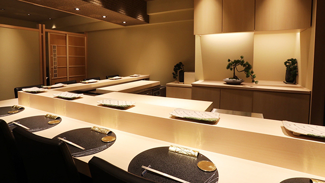 始まりの町　2枚 蟹たくみのご予約 - 銀座/日本料理 | 食べログ