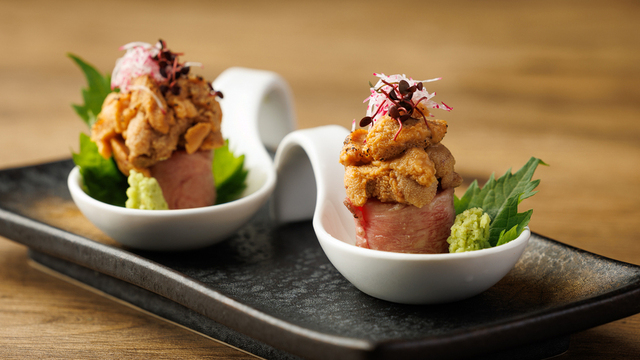 地下だけど入ったら雰囲気が良くて料理人がしっかり食事を作ってお酒も 