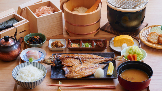 炭火焼き魚と、土鍋炊きごはん。定食屋 おちゃわん （Charcoal-grilled