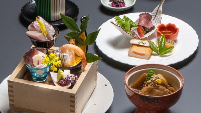 城山ガーデンズ 水簾 - 高見馬場/日本料理 | 食べログ