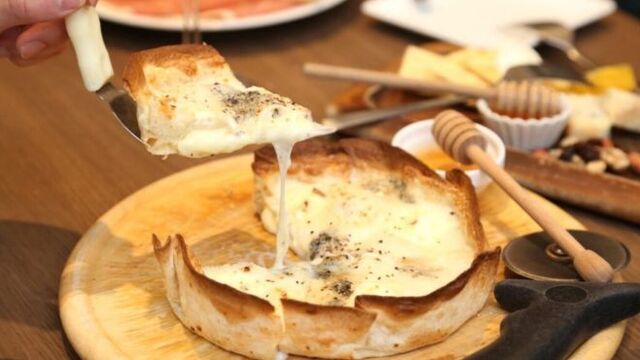 チーズと生はちみつ BeNe 梅田NU茶屋町 （チーズと生はちみつベーネ