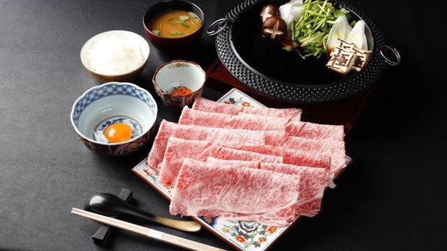 WAGYU SUKIYAKI 極 新宿 東南口 （GOKU）のご予約 - 新宿三丁目