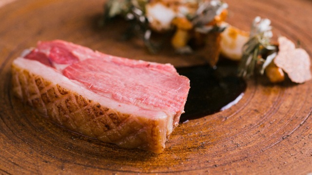 LATURE - 料理写真:全国各地よりシェフが探してきたお肉のメイン料理