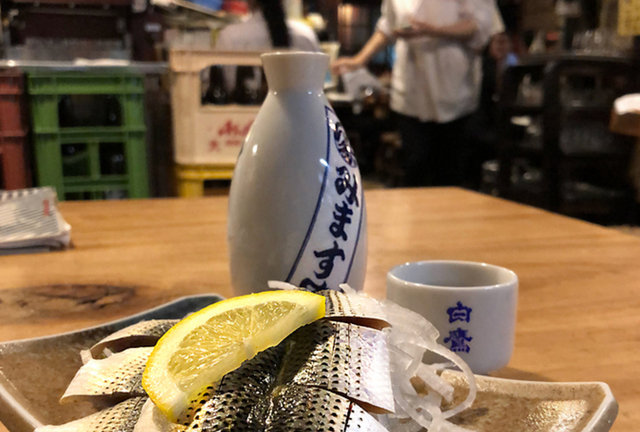 高級骨中国コーヒーカップ絶妙な鳥 けだるい