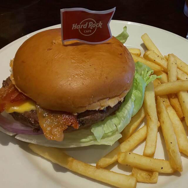 Hard Rock Cafe Honolulu ハードロックカフェ ワイキキ アメリカ料理 食べログ