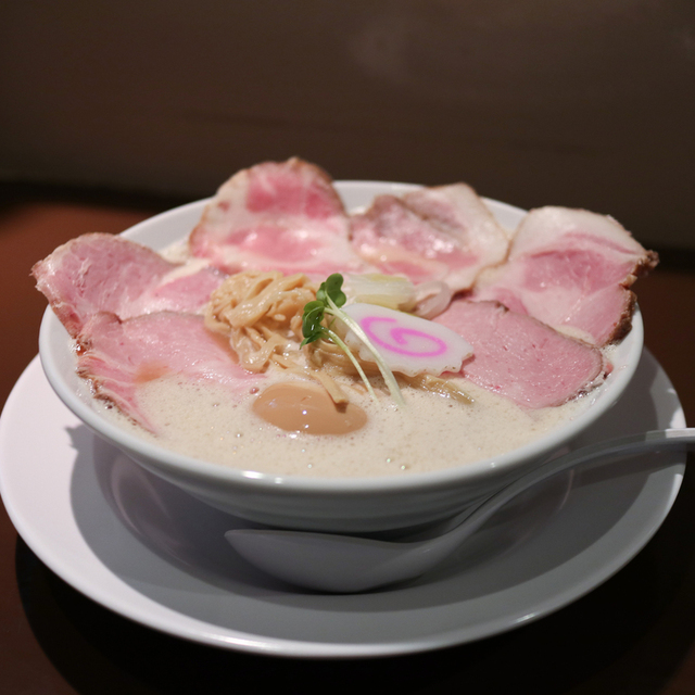 鶏そば 啜る ススル 丸の内 ラーメン 食べログ