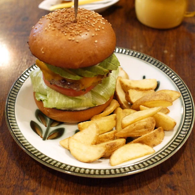 閉店 ダイニングバー クラップハンズ 三軒茶屋 Dining Bar Clap Hands 三軒茶屋 ハンバーガー 食べログ