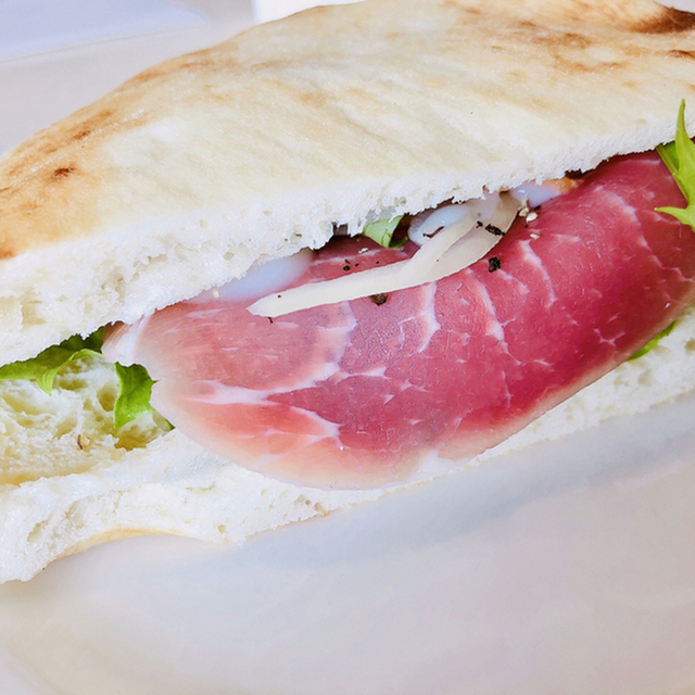 ブルーベージュカフェ Blue Beige Cafe 西川原 カフェ 食べログ