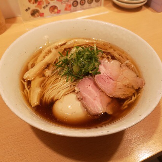 ご当地ラーメン 巡 メグル 七ツ屋 ラーメン 食べログ
