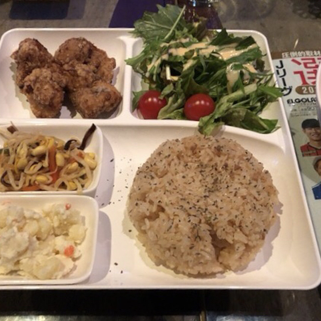 キッチンカフェバー ケイズ ブルズアイ （Kitchen Cafe Bar K'S Bullseye） 北浜/ダイニングバー [食べログ]