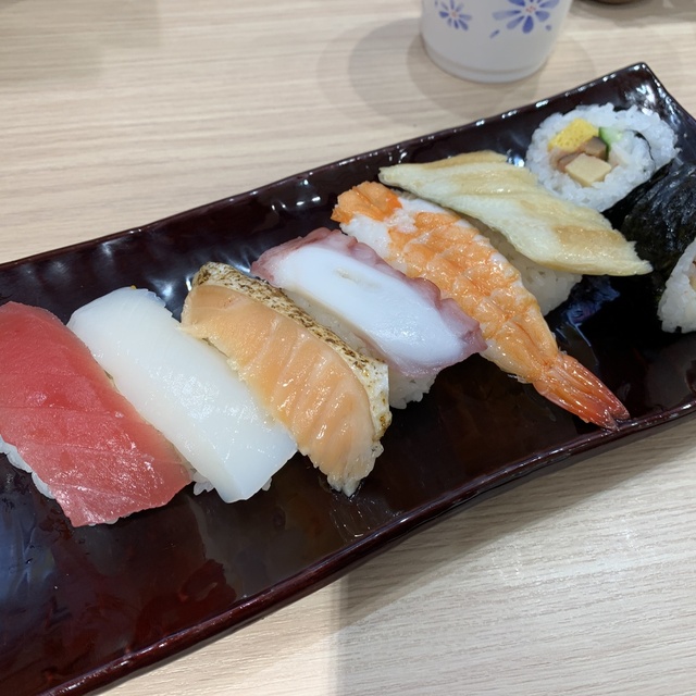 鮮魚売場直営 とれとれ寿司 京橋/寿司 [食べログ]