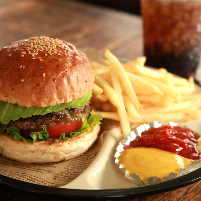 GRILL BURGER ＆ ROAST CHICKEN SASA（【旧店名】SASA BURGER nakameguro） - 中目黒（ハンバーガー）の写真（食べログが提供するog:image）