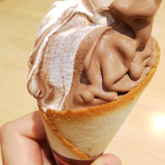 スウェーデン ホワイティ店 Sweden 梅田 ソフトクリーム 食べログ