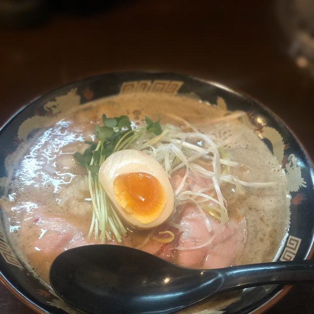 魚と豚と黒三兵 - 西新宿五丁目（ラーメン）の写真（食べログが提供するog:image）