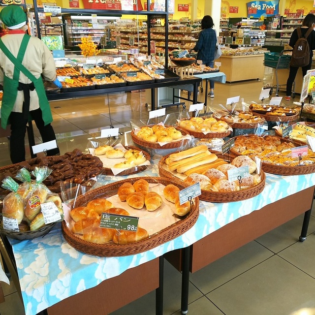 焼きたて工房 フレッシュベーカリー ハローズ高松春日店 木太町 パン 食べログ