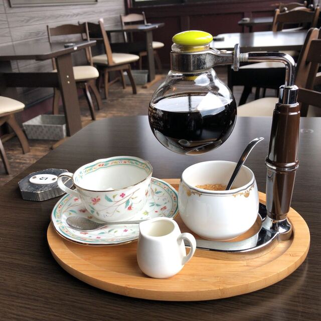 木のぬくもり 丘の上カフェ - 成田湯川（カフェ）の写真（食べログが提供するog:image）