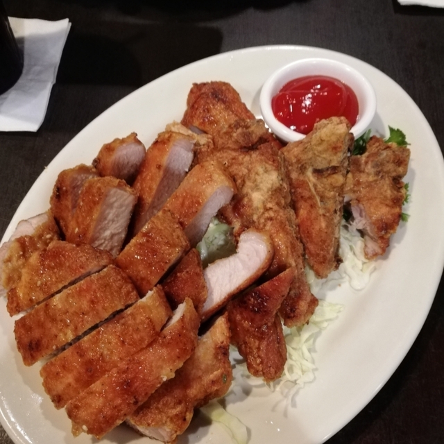 Side Street Inn on Da Strip Kapahulu Ave. （サイド・ストリート・イン） クヒオ通り/アメリカ料理