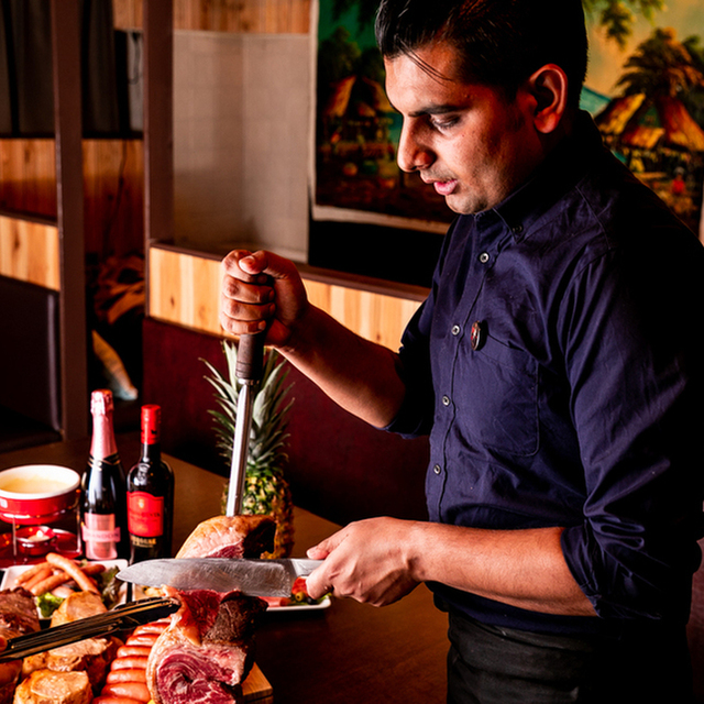 名物 3時間飲み放題付 ウニのせ黒毛和牛の炙り肉寿司含む22品食べ放題コース 4980円 3980円 本格シュラスコ 肉寿司食べ放題 個室肉バル ミートハウス 新宿東口店 Meat House 新宿西口 イタリアン 食べログ