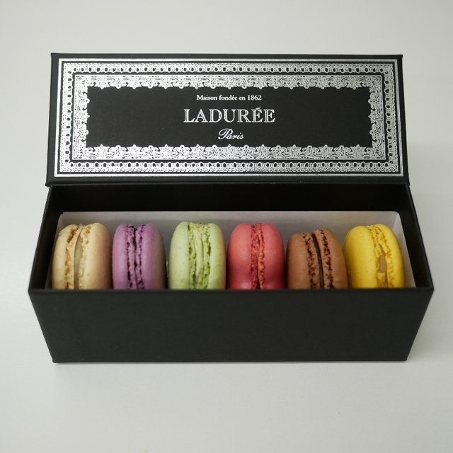 ラデュレ 日本橋三越店（LADUREE） - 三越前（マカロン）の写真（食べログが提供するog:image）