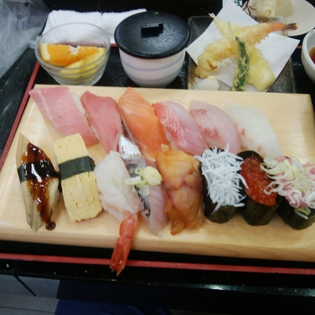 ジャンボおしどり寿司 アクロスプラザ東神奈川店 大口 回転寿司 食べログ