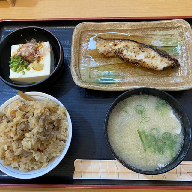 魚ばぁさんの食堂 おくどさん レインボー店 花園 高松 定食 食堂 食べログ
