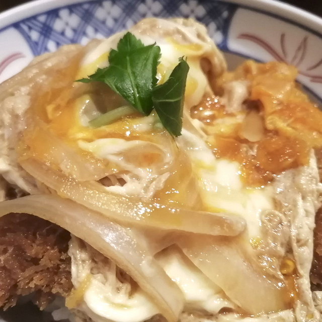 とりかつ丼の黒兵衛 旦過 かつ丼 かつ重 食べログ