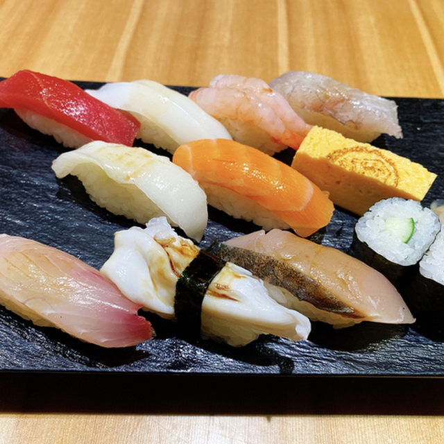 金澤玉寿司 せせらぎ通り店 - 野町(寿司)の写真(食べログが提供するog:image)
