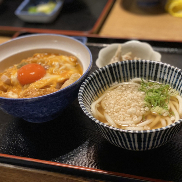 お食事処 中重（オショクジドコロナカジュウ） - 比叡山坂本（親子丼）の写真（食べログが提供するog:image）