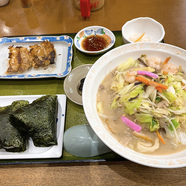 ニュー入船（にゅーいりふね） - 三角（魚介料理・海鮮料理）の写真（食べログが提供するog:image）