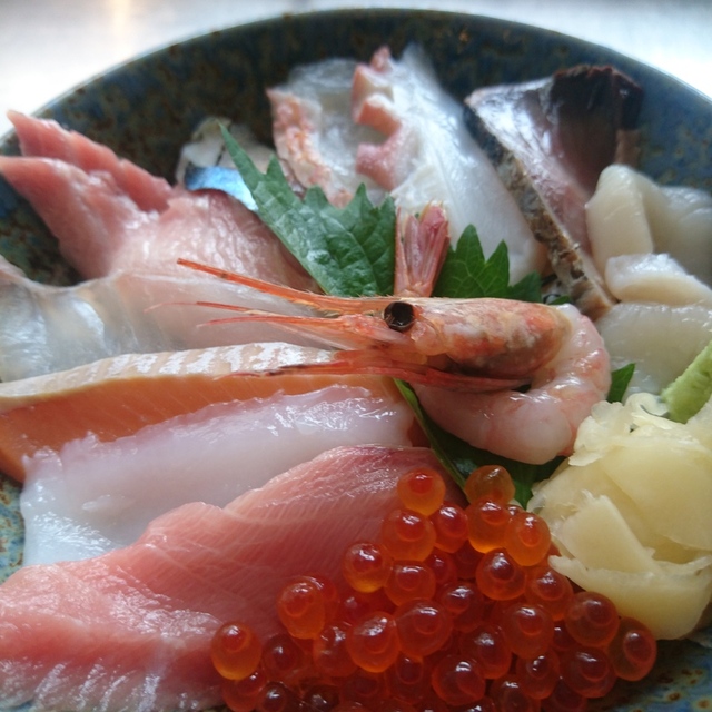 魚どん 然（ウオドン ゼン） - 宝塚南口（海鮮丼）の写真（食べログが提供するog:image）