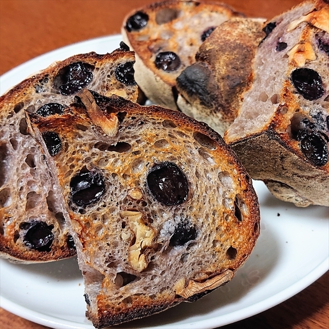 ストーンズベーカリー 工房店 （STONES BAKERY） 石切/パン [食べログ]