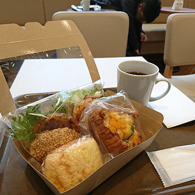 デリ&ブレッド ヴィ ド フランス 板橋店 （Deli & Bread VIE DE FRANCE） 板橋/パン [食べログ]