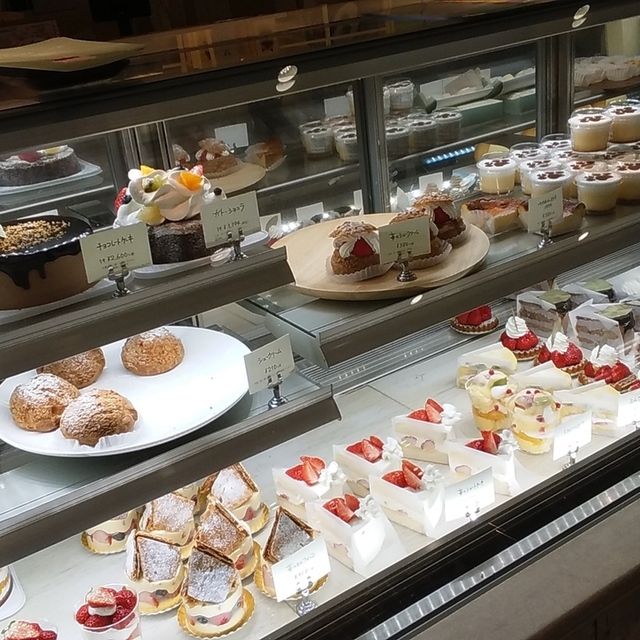 ピネード イオンモール桑名店 Pinede 播磨 ケーキ 食べログ