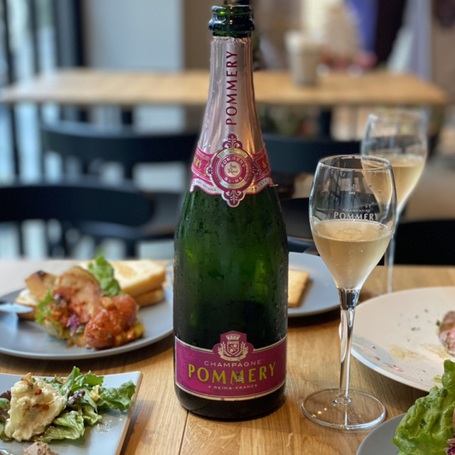 Toaster Bread Cafe&Champagne Bar （トースター ブレッド カフェアンドシャンパン バー） 馬車道/カフェ