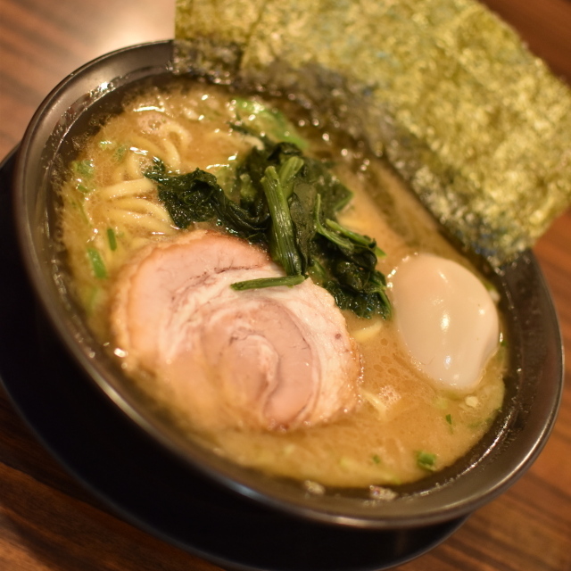 築地家(ツキジヤ) - 築地(ラーメン)の写真(食べログが提供するog:image)