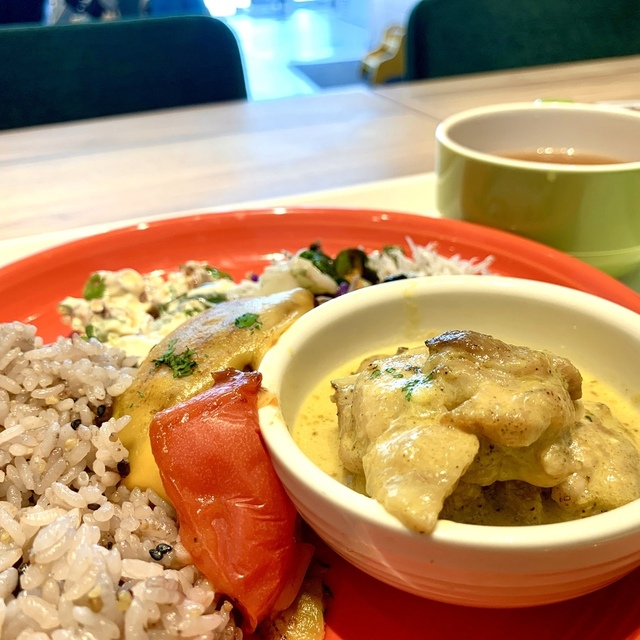 M M Market Cafe みなとみらい ハワイアンカフェのフレンチトーストモーニング クマカフェ日和