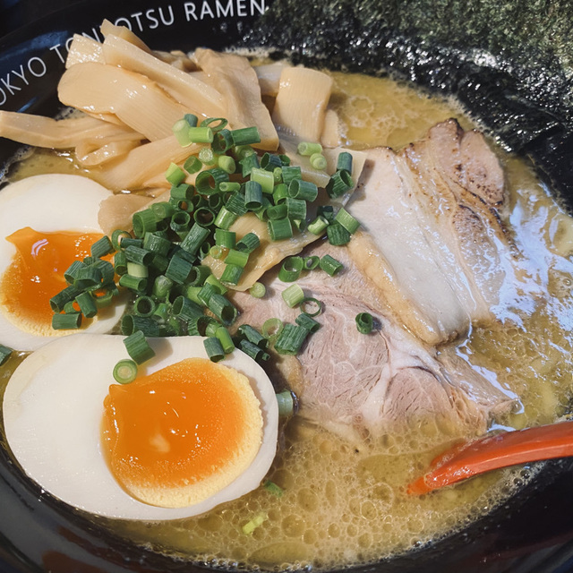 東京豚骨らぁめん 至 - 大門(ラーメン)の写真(食べログが提供するog:image)