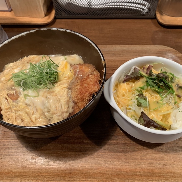 チキンチキン 東梅田 かつ丼 かつ重 食べログ