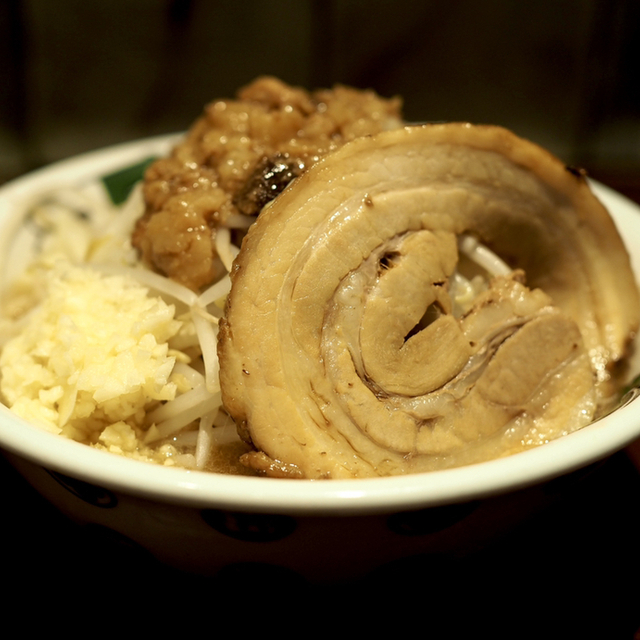 ラーメン 雷 東京本丸店 - 東京(ラーメン)の写真(食べログが提供するog:image)