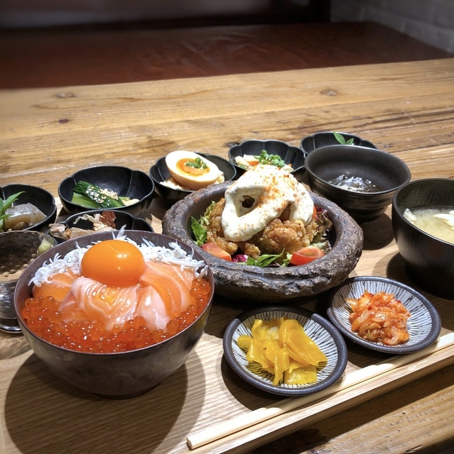 新店!福岡県福岡市中央区大名に定食&海鮮丼『おによめ』7/7グランド