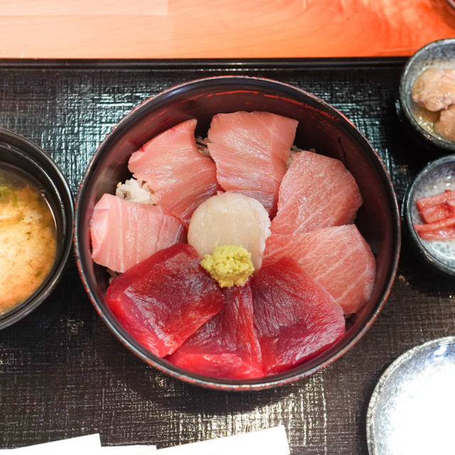 まぐろ専門店 まぐろ - あざみ野(海鮮丼)の写真(食べログが提供するog:image)