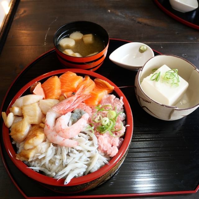 海鮮食堂 出世魚 尾道 海鮮丼 食べログ