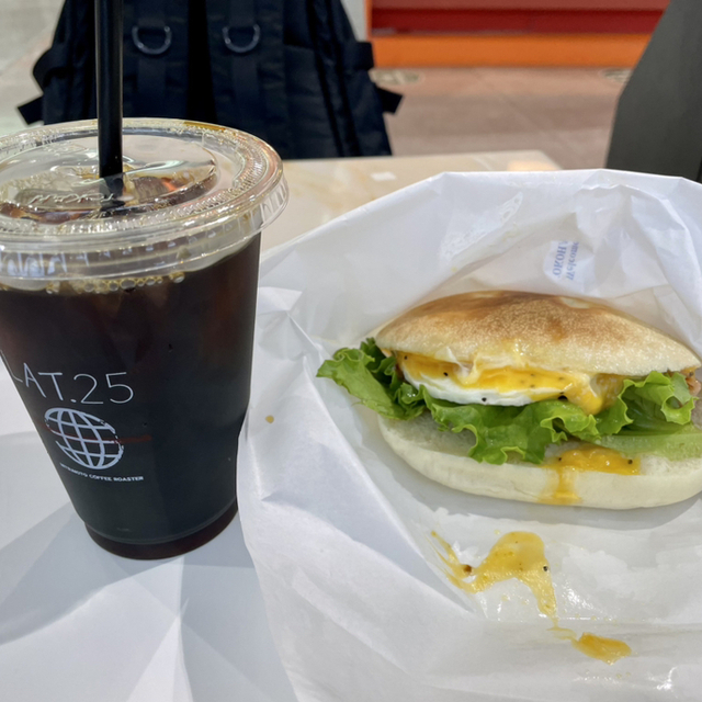 カフェラット ニジュウゴド 品川駅店（Caffe LAT.25゜【旧店名】GIO オーガニックカフェ） - 品川（カフェ）の写真（食べログが提供するog:image）