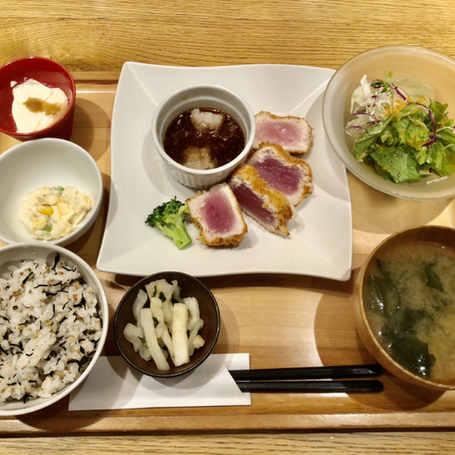 おぼんdeごはん 上野店 - 京成上野（定食・食堂）の写真（食べログが提供するog:image）