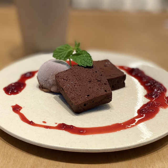 グリーン ビーン トゥ バー チョコレート 日本橋店（green bean to bar CHOCOLATE） - 新日本橋（チョコレート）の写真（食べログが提供するog:image）