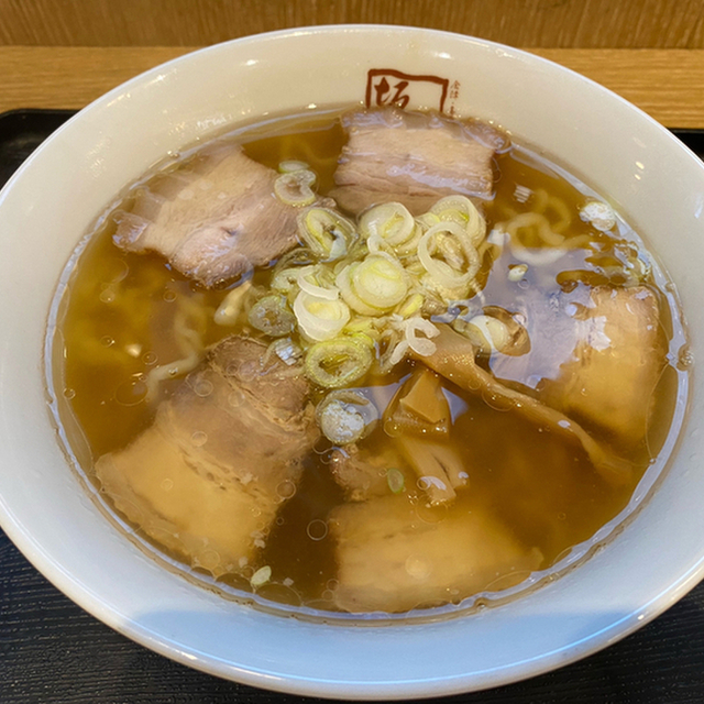 喜多方ラーメン 坂内 品川シーズンテラス店 - 高輪ゲートウェイ（ラーメン）の写真（食べログが提供するog:image）