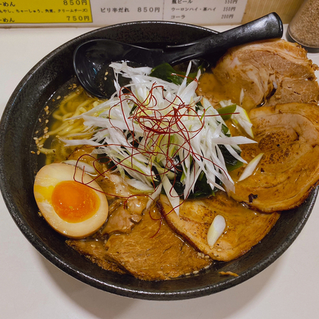 ラーメン司（豚骨しょうゆらーめん 司） - 亀戸（ラーメン）の写真（食べログが提供するog:image）