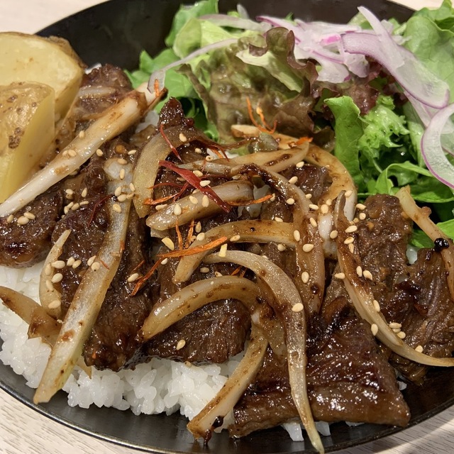 キャンプ飯ダイニング グラマラステーブル 吉川美南 カフェ ネット予約可 食べログ
